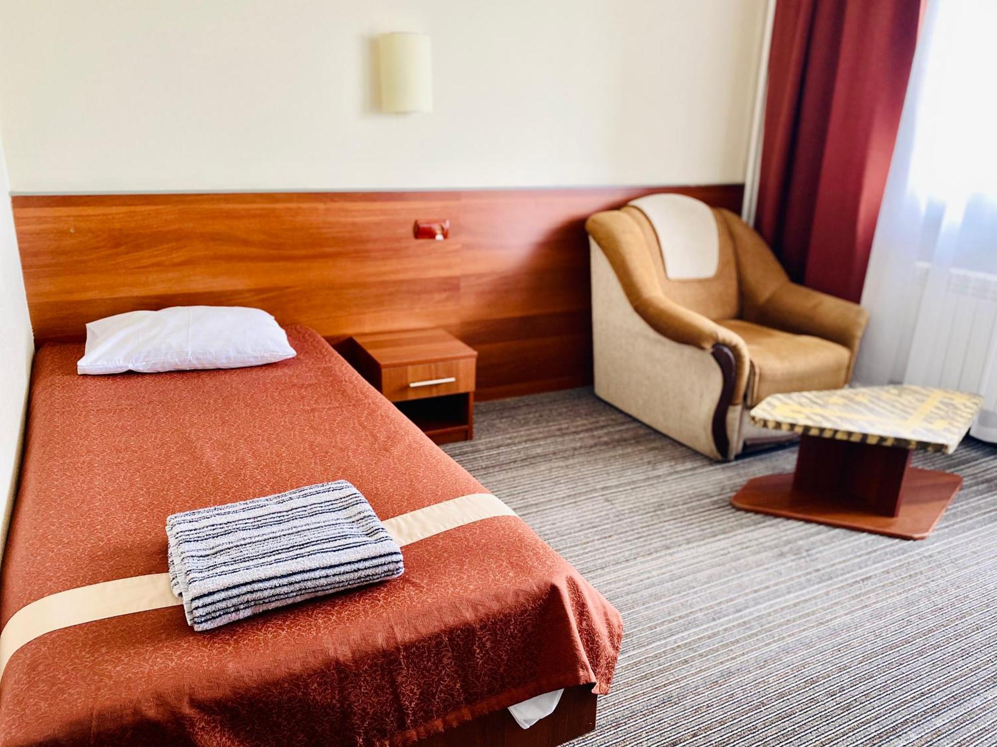 Intourist-Zakarpattia Hotel 우주고로트 외부 사진